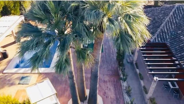 4 camera da letto Villa in vendita in La Carlota con piscina - 308.000 € (Rif: 9721772)