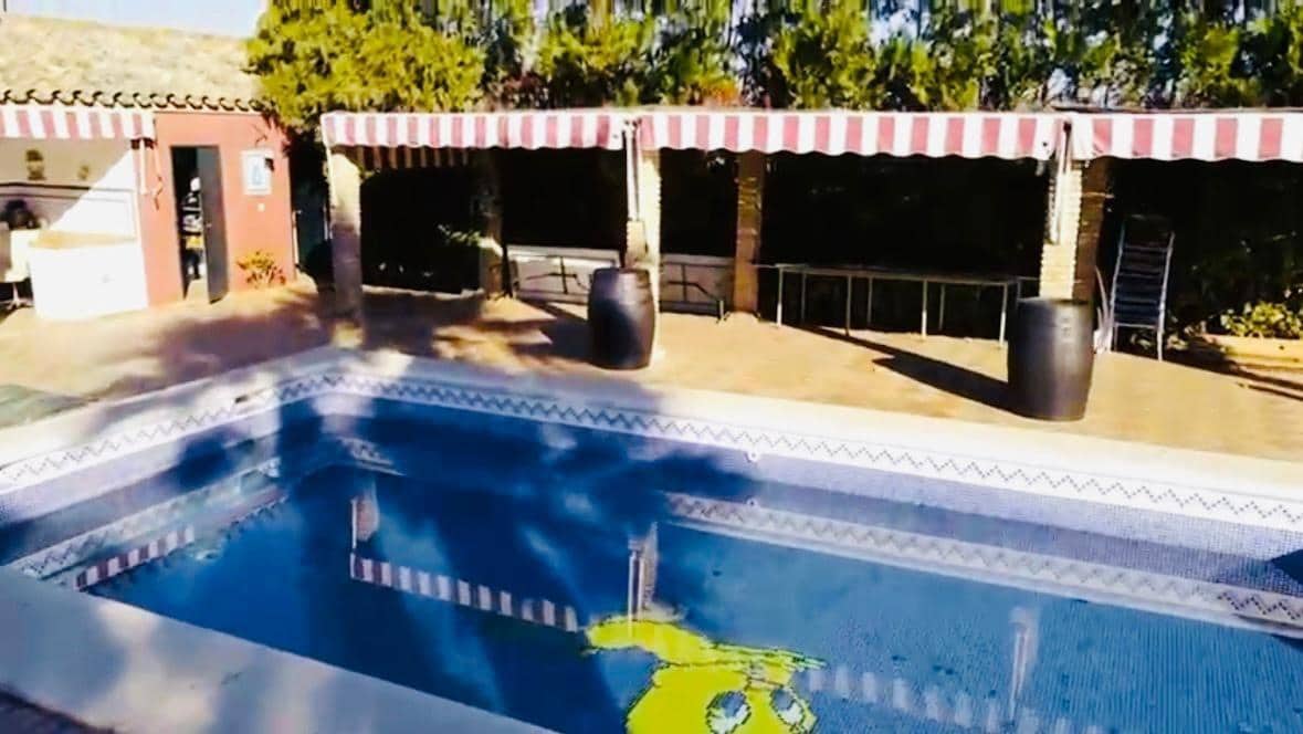 4 bedroom Villa for sale in La Carlota with pool - € 308,000 (Ref: 9721772)