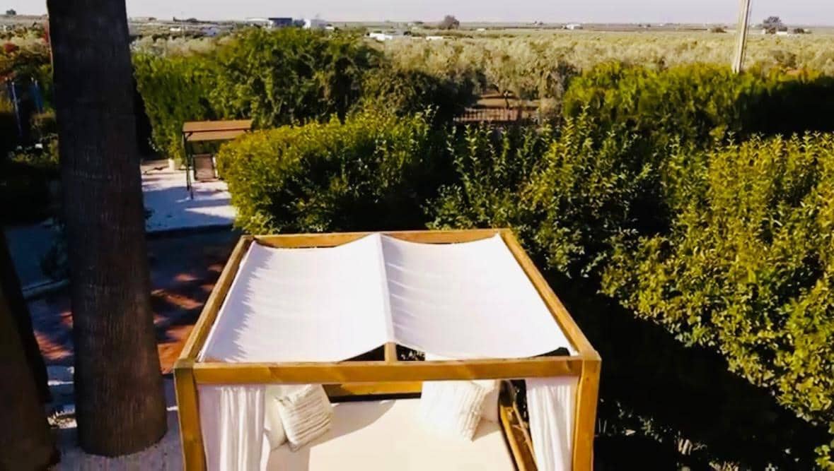 4 bedroom Villa for sale in La Carlota with pool - € 308,000 (Ref: 9721772)