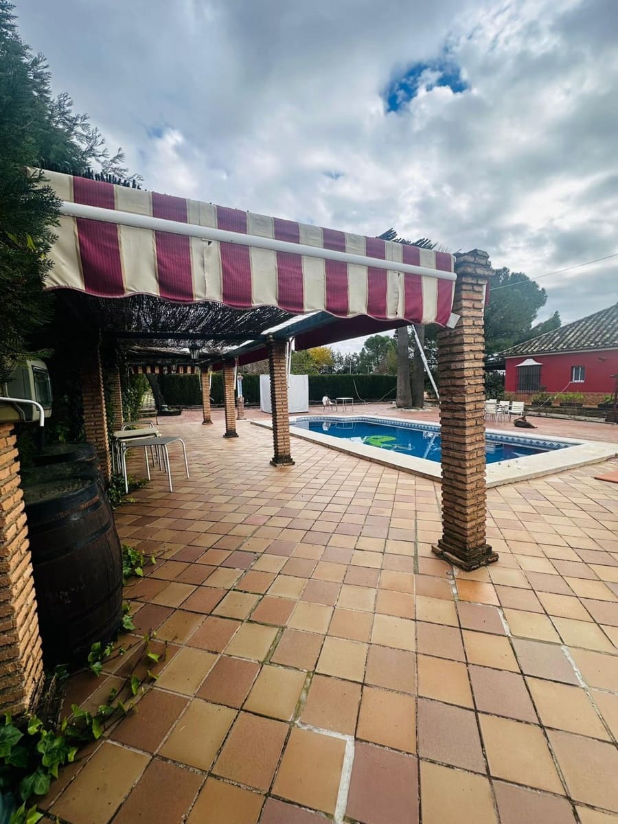 4 bedroom Villa for sale in La Carlota with pool - € 308,000 (Ref: 9721772)