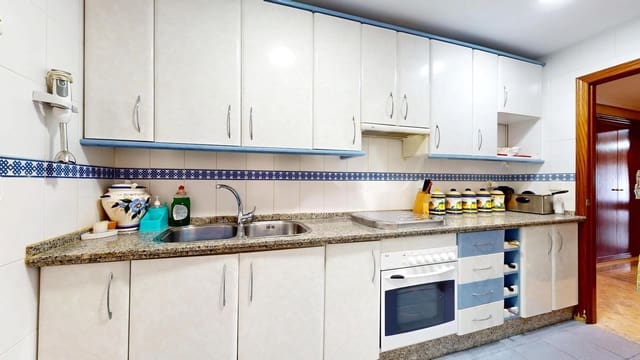 3 bedroom Flat for sale in Fátima, Córdoba city with garage - € 190,000 (Ref: 9721773)