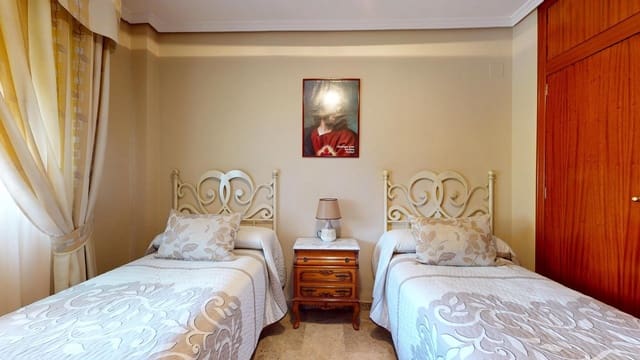 3 bedroom Flat for sale in Fátima, Córdoba city with garage - € 190,000 (Ref: 9721773)