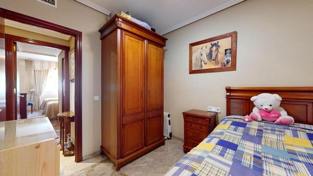 3 bedroom Flat for sale in Fátima, Córdoba city with garage - € 190,000 (Ref: 9721773)