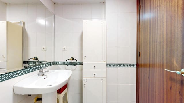 3 bedroom Flat for sale in Fátima, Córdoba city with garage - € 190,000 (Ref: 9721773)