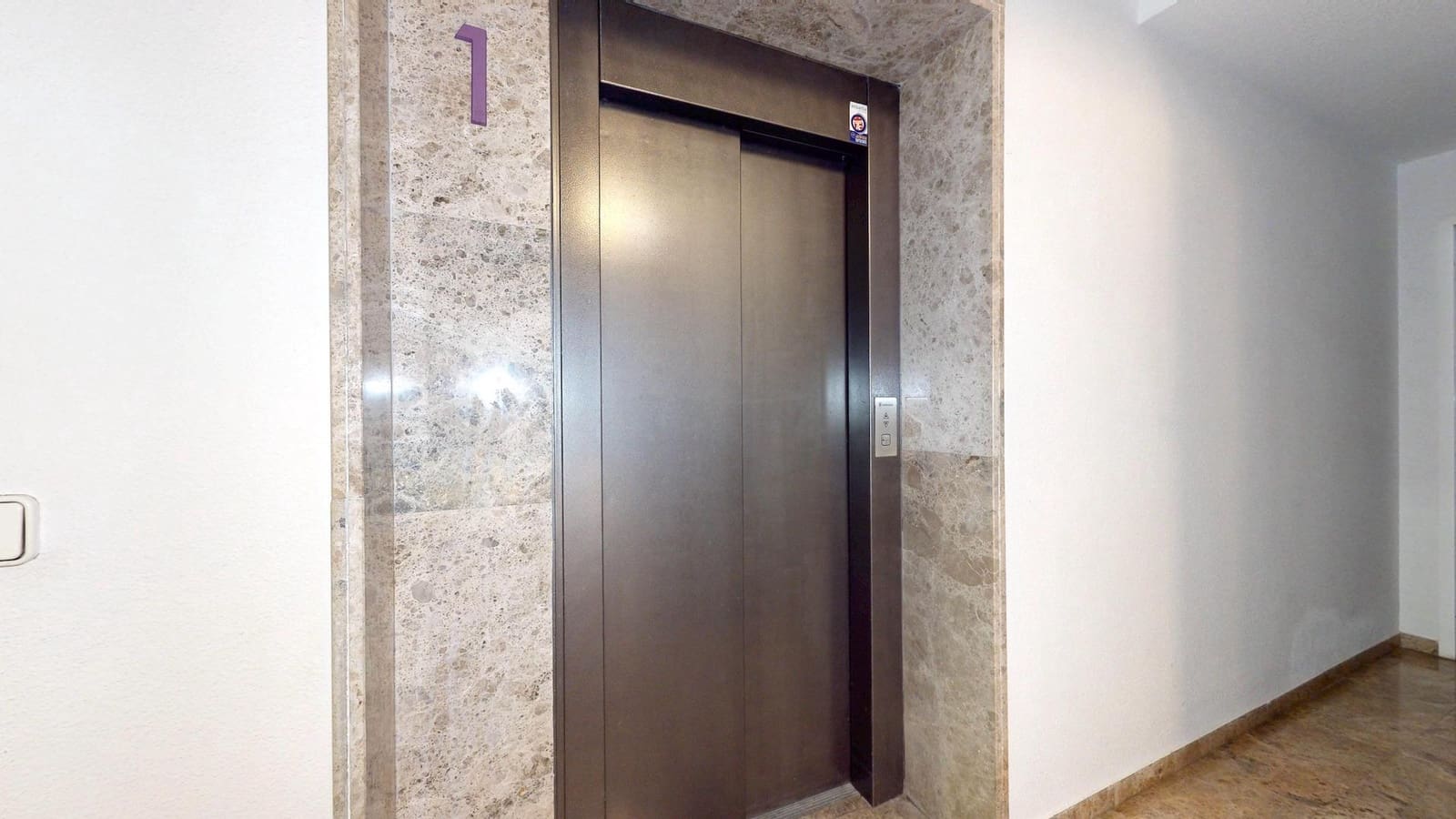 3 bedroom Flat for sale in Cordoba city with garage - € 190,000 (Ref: 9721773)