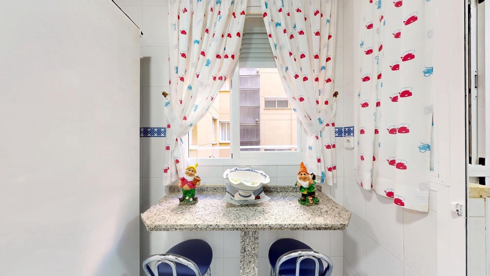 3 bedroom Flat for sale in Cordoba city with garage - € 190,000 (Ref: 9721773)