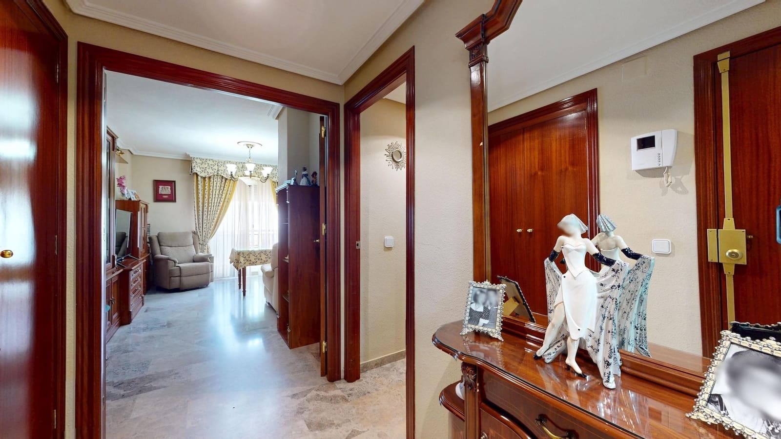 3 bedroom Flat for sale in Cordoba city with garage - € 190,000 (Ref: 9721773)