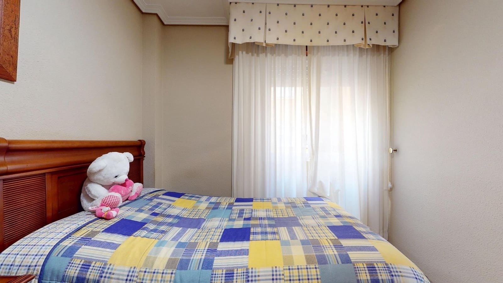 3 bedroom Flat for sale in Cordoba city with garage - € 190,000 (Ref: 9721773)