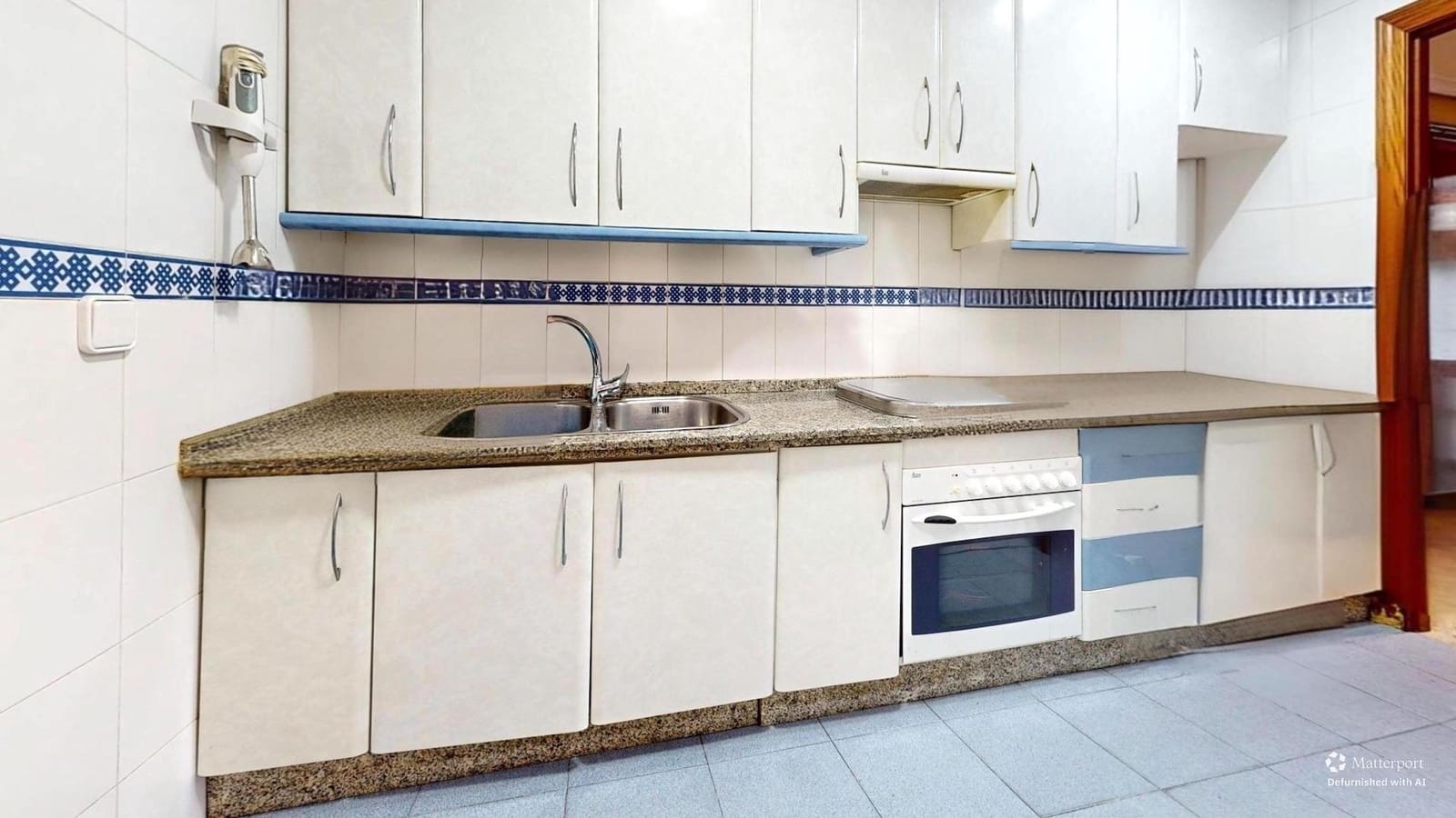 3 bedroom Flat for sale in Cordoba city with garage - € 190,000 (Ref: 9721773)