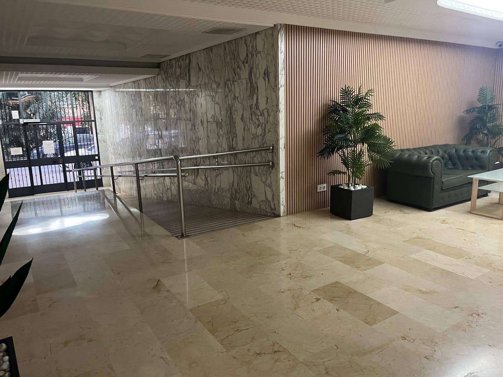 4 bedroom Flat for sale in Cordoba city - € 279,000 (Ref: 9721777)