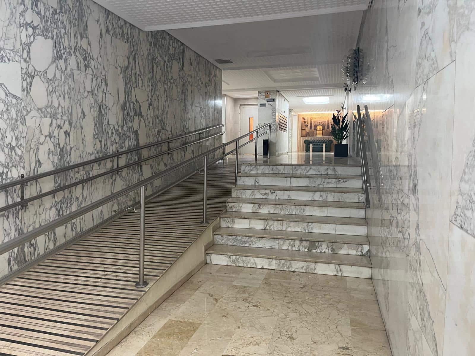 4 bedroom Flat for sale in Cordoba city - € 279,000 (Ref: 9721777)