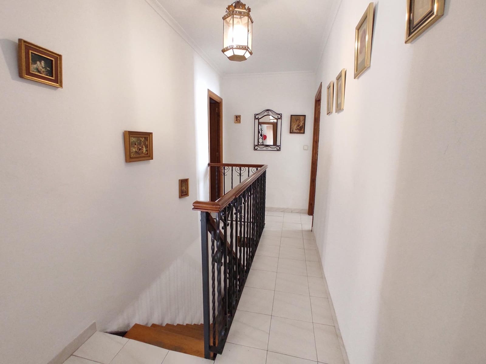 7 bedroom Villa for sale in Cordoba city - € 339,000 (Ref: 9721778)