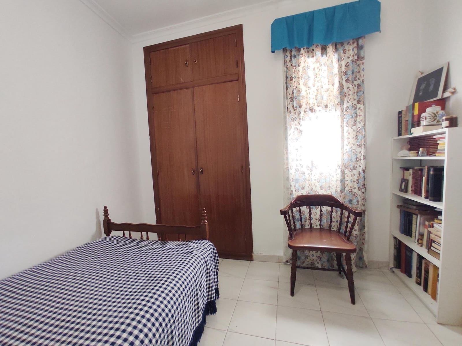 7 bedroom Villa for sale in Cordoba city - € 339,000 (Ref: 9721778)