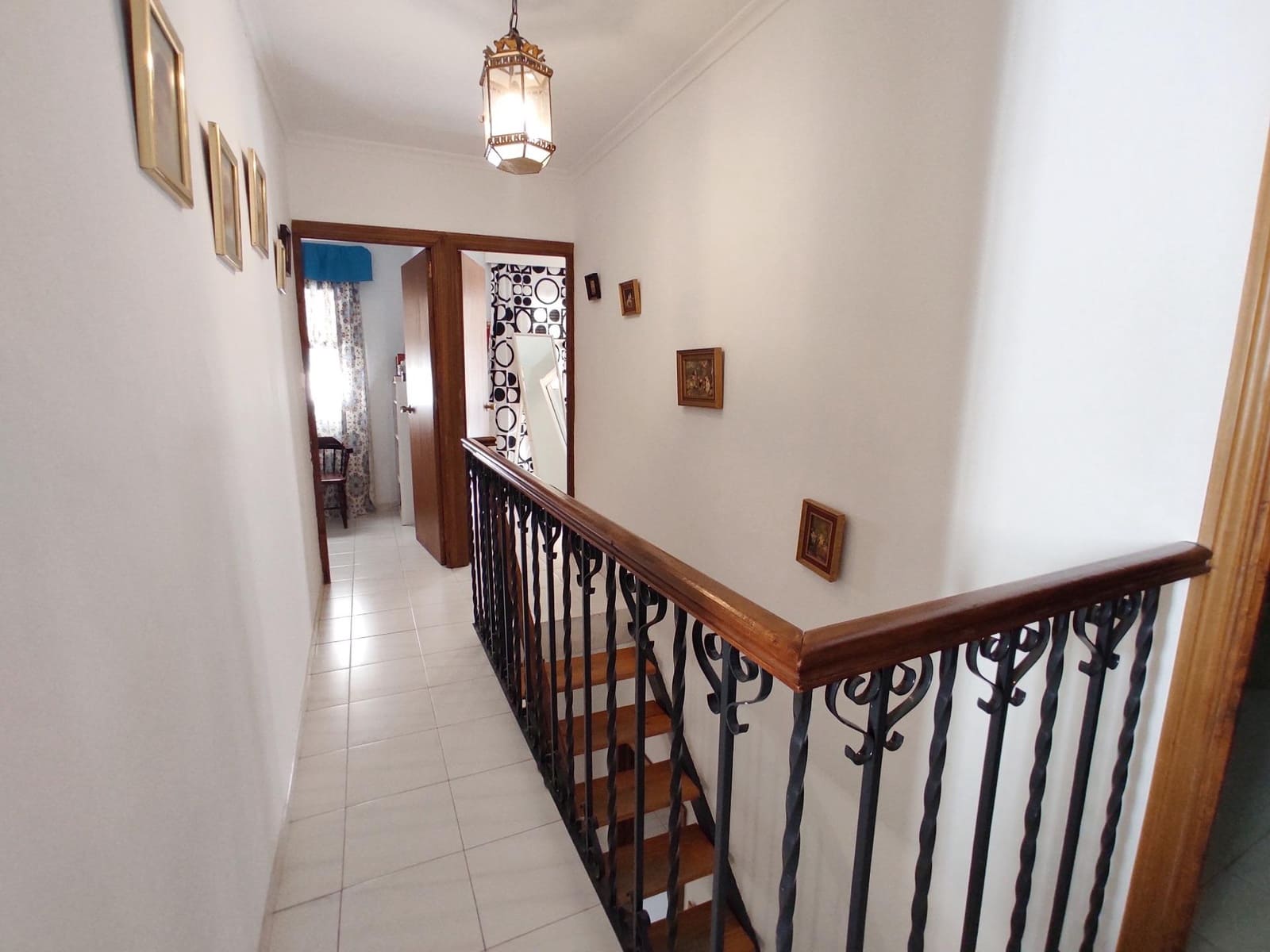 7 bedroom Villa for sale in Cordoba city - € 339,000 (Ref: 9721778)