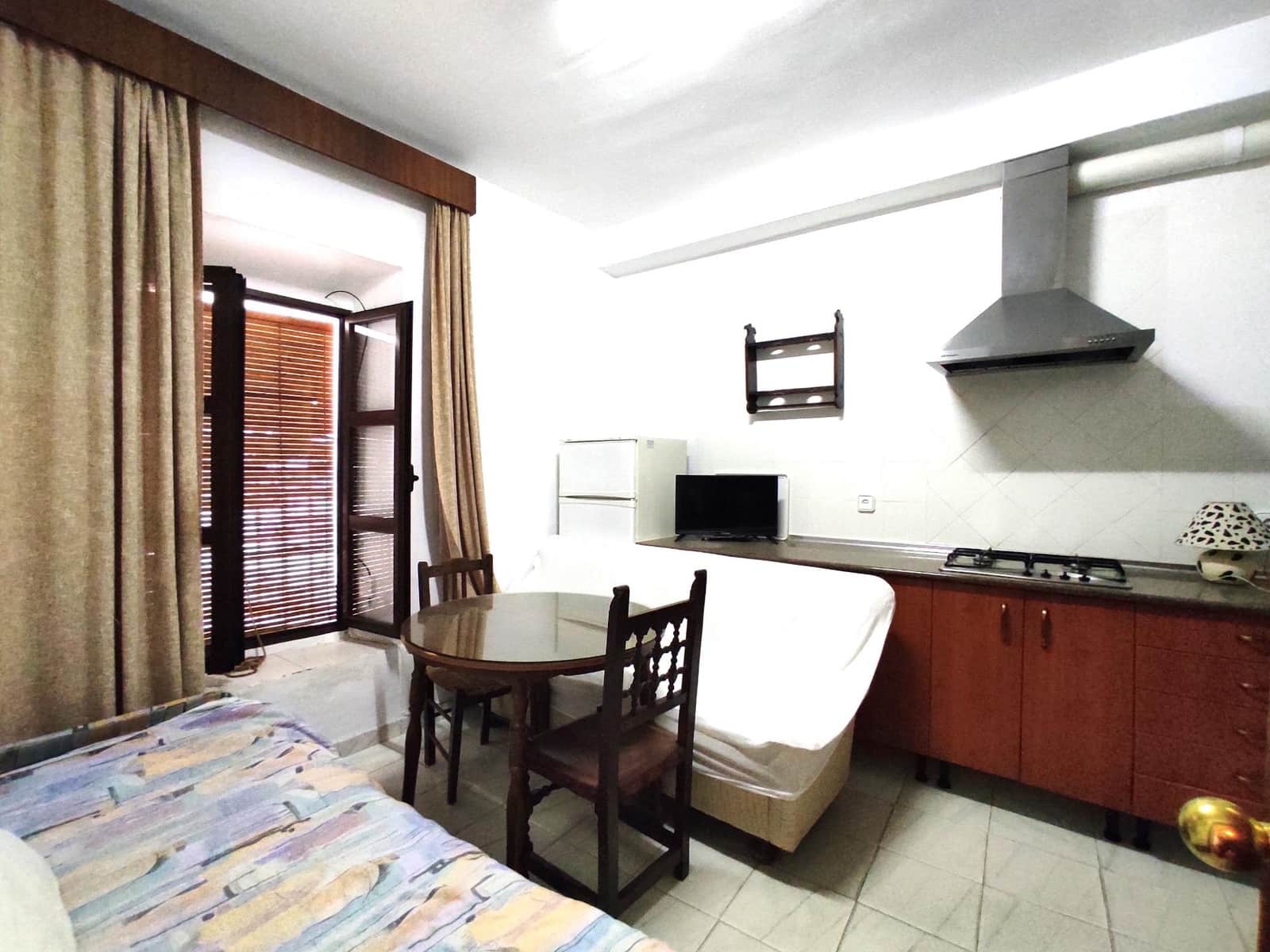 7 bedroom Villa for sale in Cordoba city - € 339,000 (Ref: 9721778)