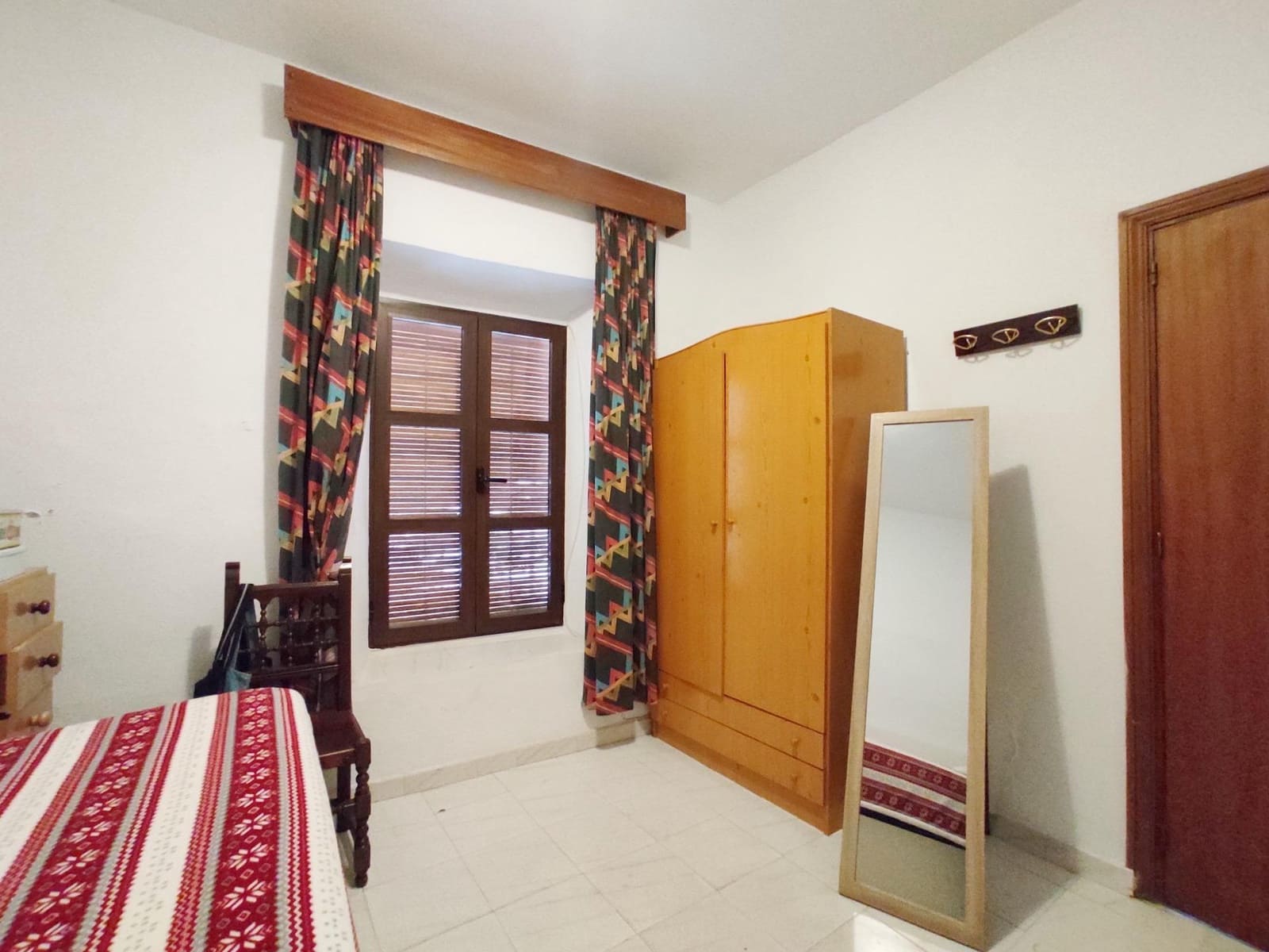 7 bedroom Villa for sale in Cordoba city - € 339,000 (Ref: 9721778)