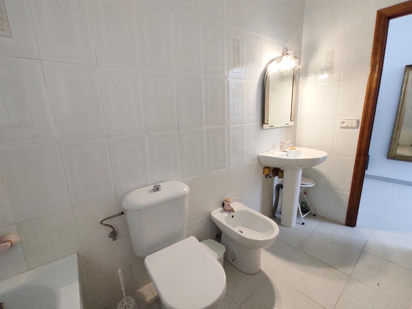 7 bedroom Villa for sale in Cordoba city - € 339,000 (Ref: 9721778)