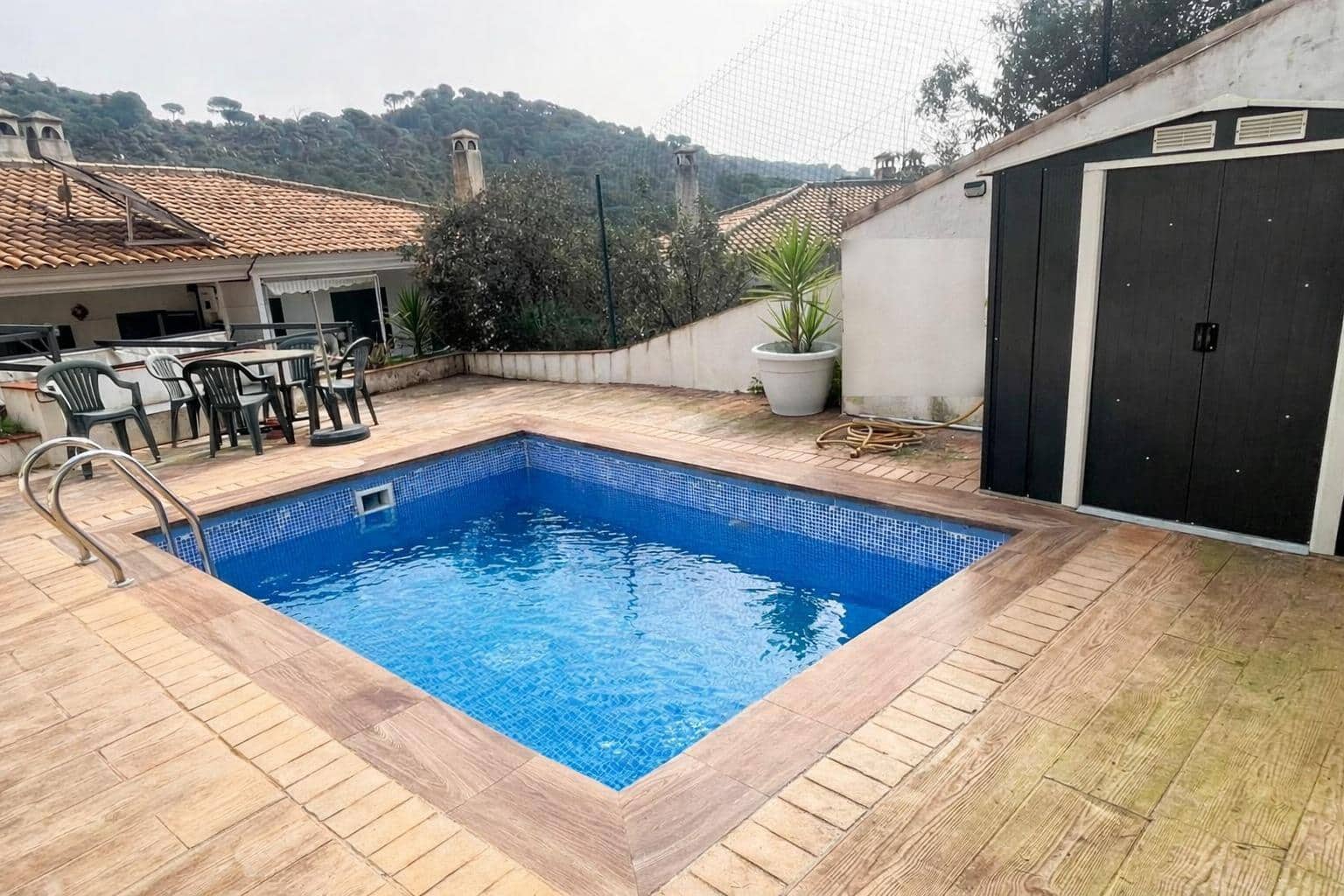 3 bedroom Villa for sale in Cordoba city with pool garage - € 215,000 (Ref: 9721779)