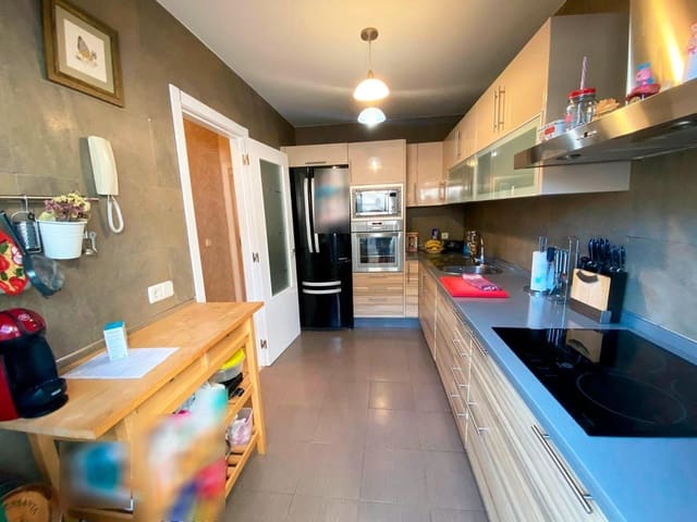 3 camera da letto Villa in vendita in Cordova città con piscina garage - 215.000 € (Rif: 9721779)