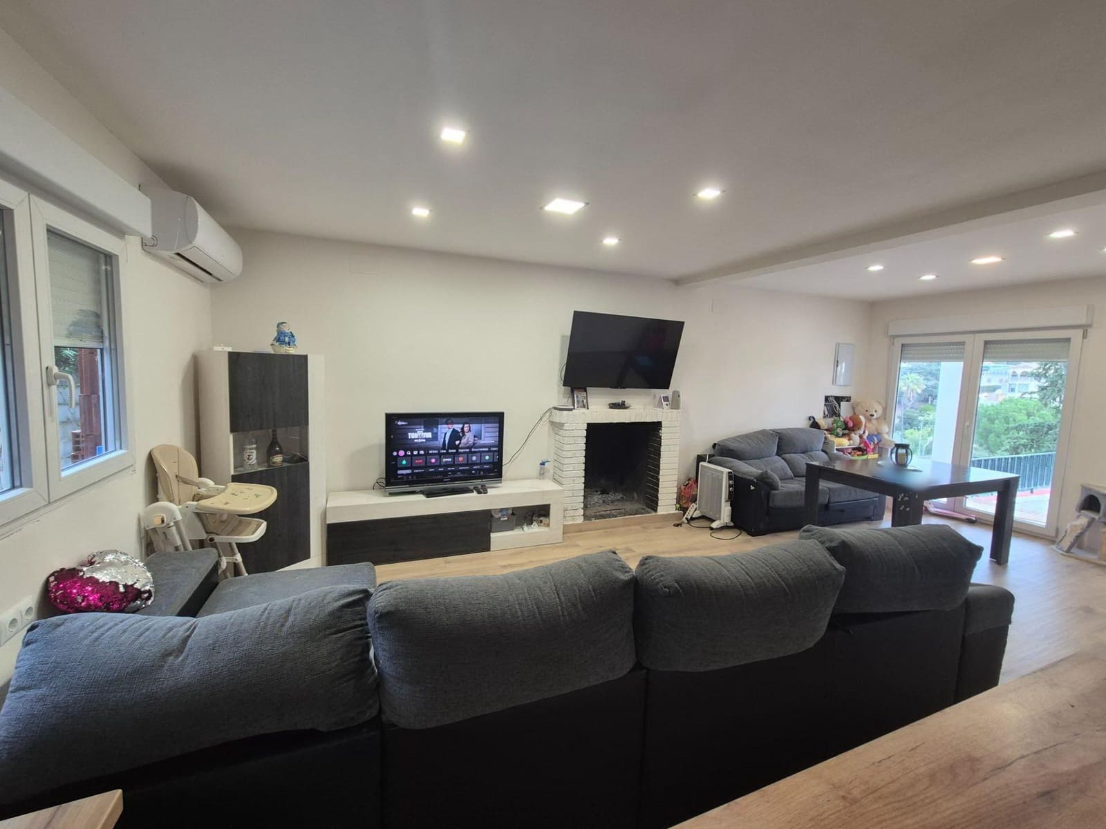 3 bedroom Villa for sale in Cordoba city with pool garage - € 230,000 (Ref: 9721781)