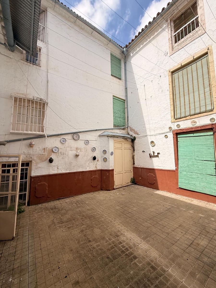 5 bedroom Townhouse for sale in Benameji with garage - € 250,000 (Ref: 9721782)