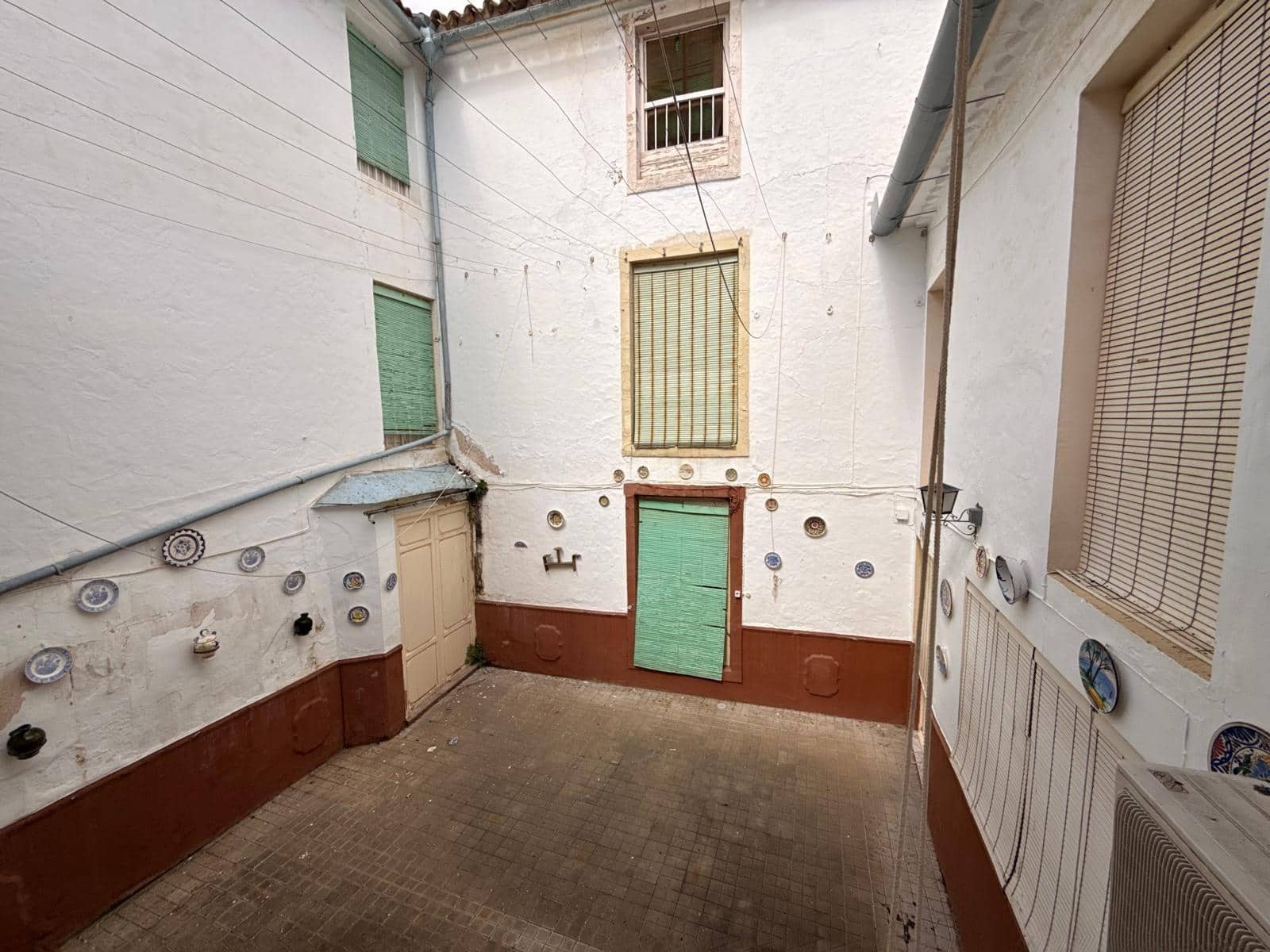 5 bedroom Townhouse for sale in Benameji with garage - € 250,000 (Ref: 9721782)