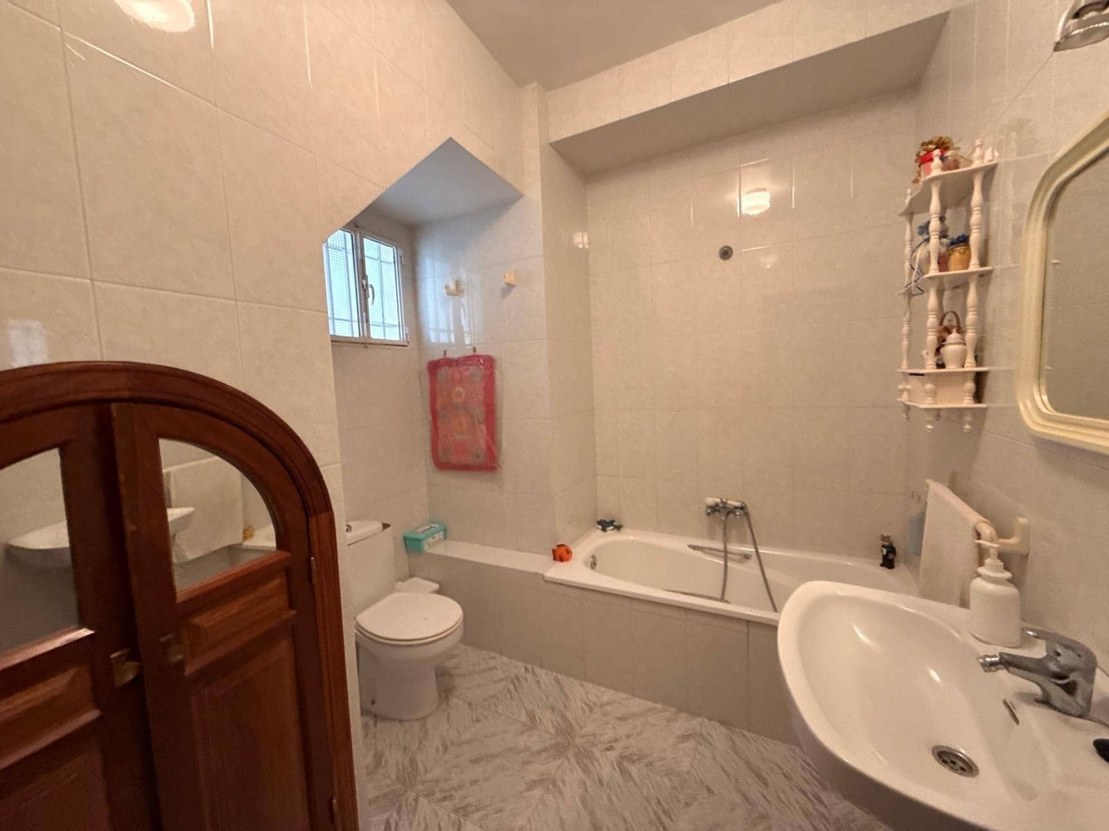 5 bedroom Townhouse for sale in Benameji with garage - € 250,000 (Ref: 9721782)