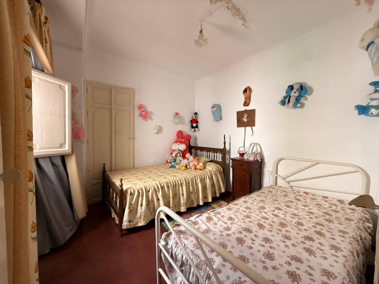 5 bedroom Townhouse for sale in Benameji with garage - € 250,000 (Ref: 9721782)