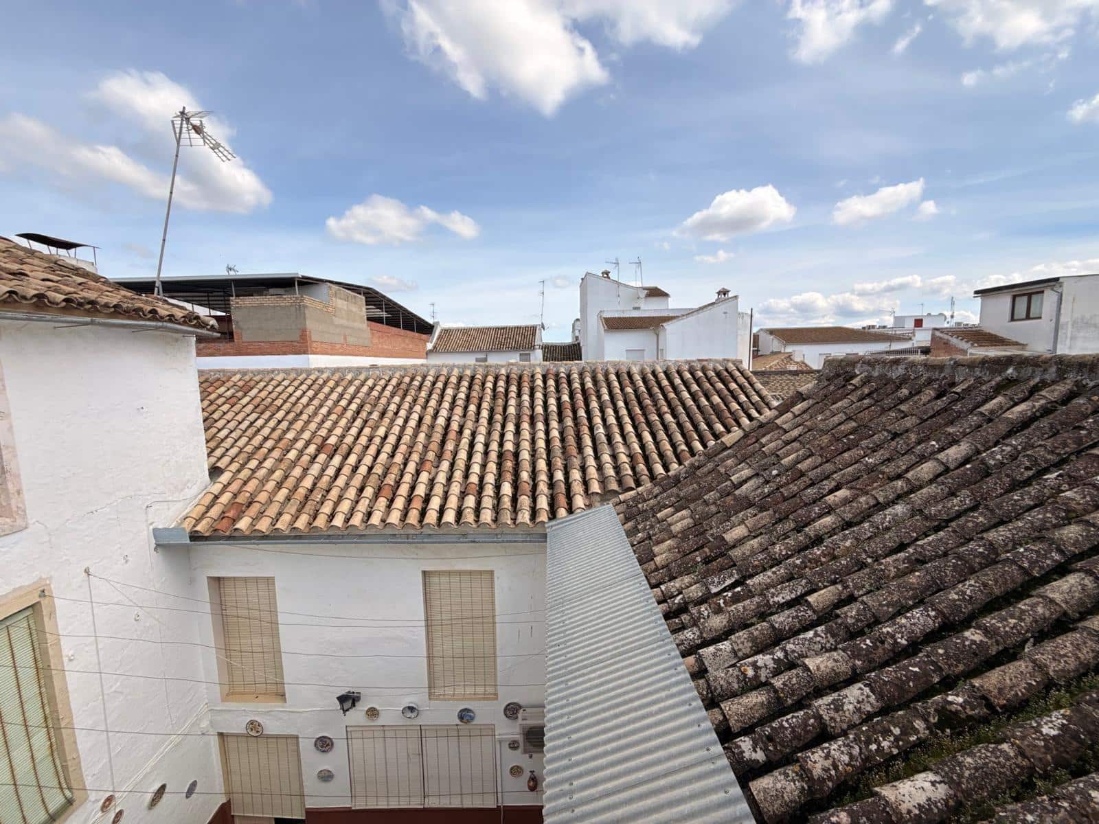 5 bedroom Townhouse for sale in Benameji with garage - € 250,000 (Ref: 9721782)