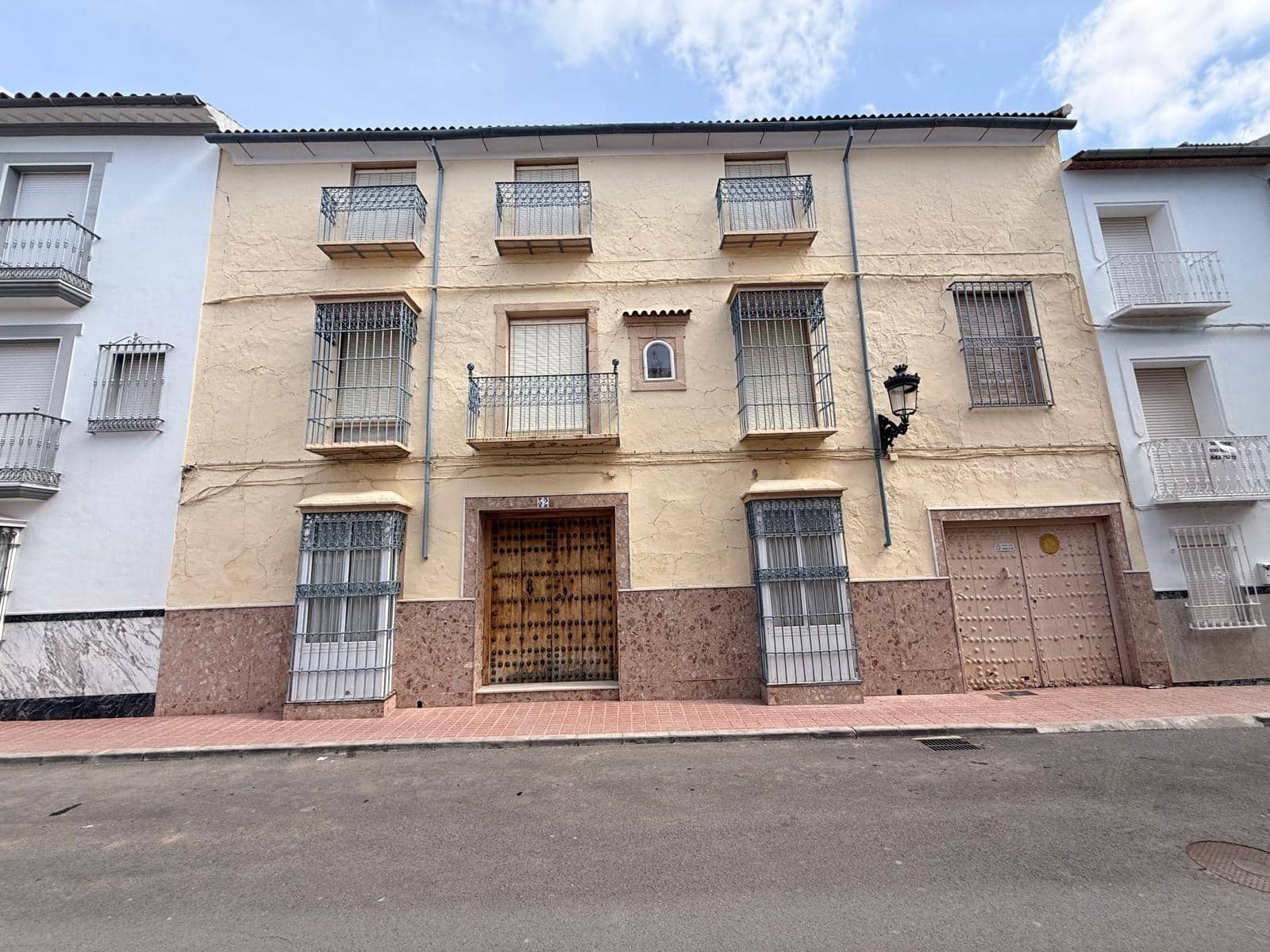 5 bedroom Townhouse for sale in Benameji with garage - € 250,000 (Ref: 9721782)