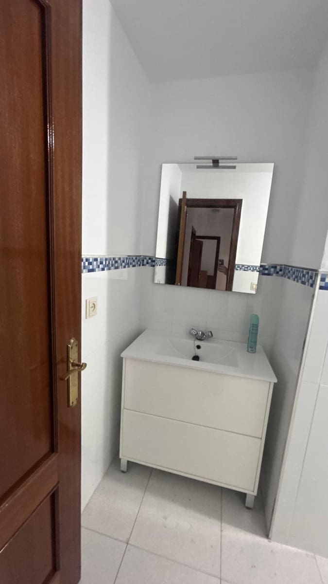 4 bedroom Terraced Villa for sale in El Higueron with garage - € 220,000 (Ref: 9726727)