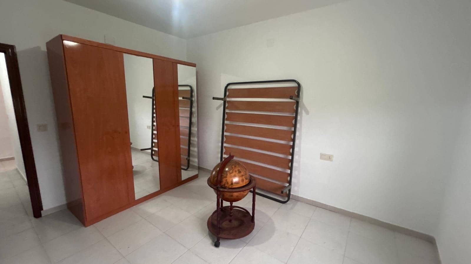 4 bedroom Terraced Villa for sale in El Higueron with garage - € 220,000 (Ref: 9726727)