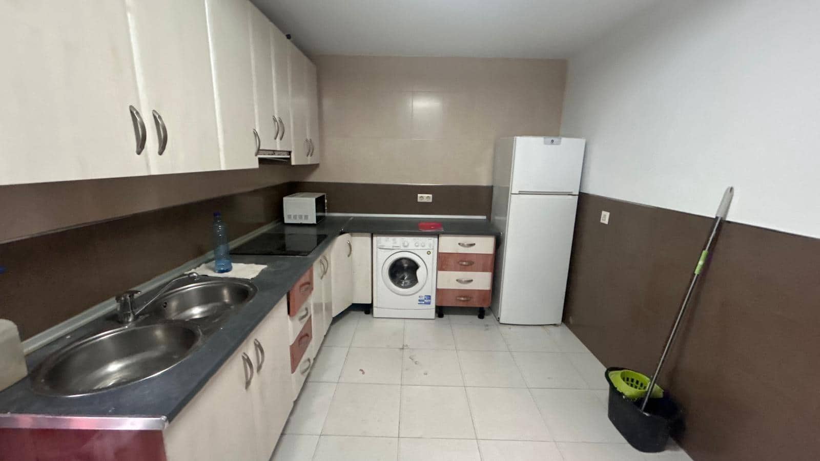 4 bedroom Terraced Villa for sale in El Higueron with garage - € 220,000 (Ref: 9726727)