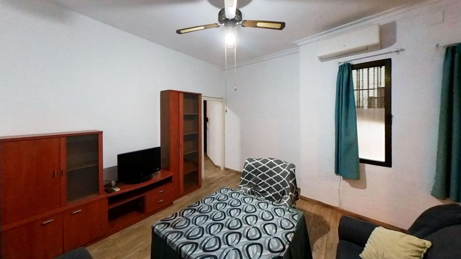 2 bedroom Commercial for sale in Cordoba city - € 210,000 (Ref: 9726729)