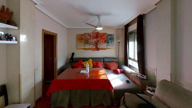 3 bedroom Apartment for sale in Parque Azahara, Córdoba city - € 150,000 (Ref: 9726730)