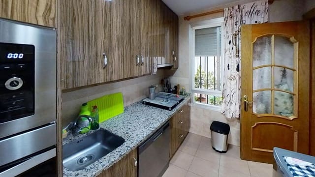 3 bedroom Apartment for sale in Parque Azahara, Córdoba city - € 150,000 (Ref: 9726730)