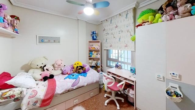 3 bedroom Apartment for sale in Parque Azahara, Córdoba city - € 150,000 (Ref: 9726730)