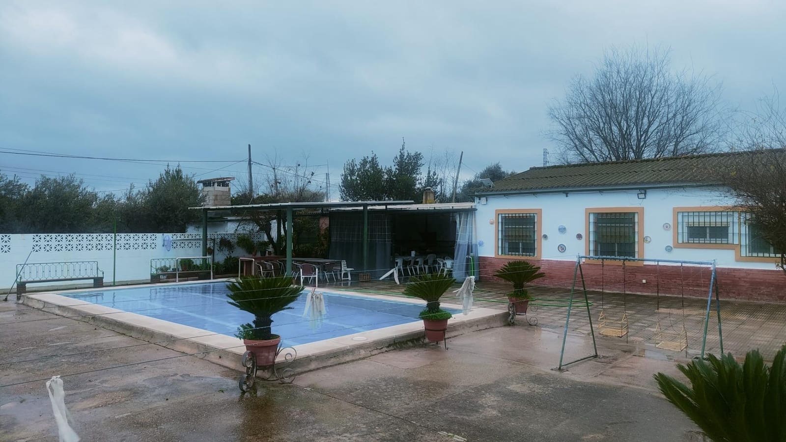 3 bedroom Villa for sale in Cordoba city with pool - € 255,000 (Ref: 9732223)