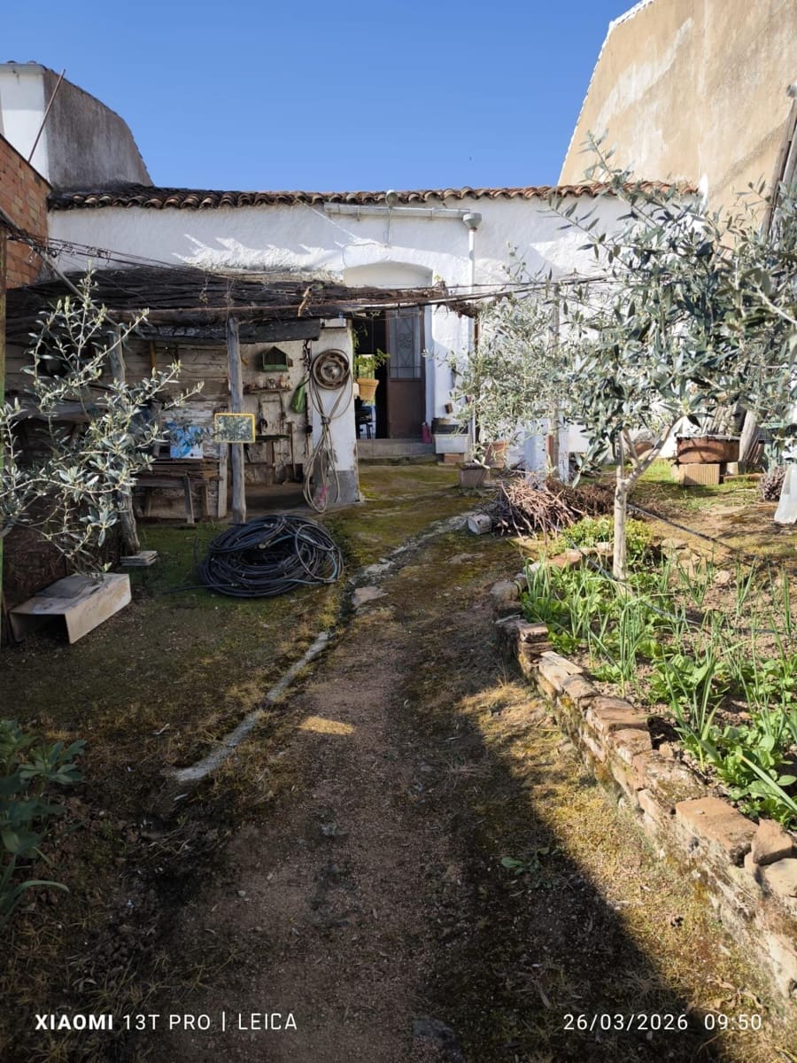 2 bedroom Townhouse for sale in Fuente Obejuna - € 40,000 (Ref: 9735668)