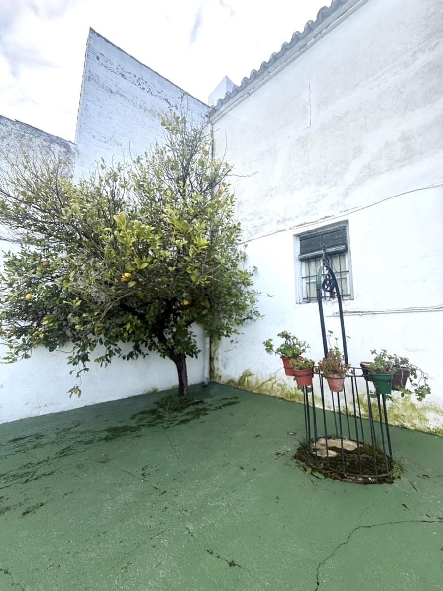 Casa de 5 habitaciones en Bujalance en venta con garaje - 230.000 € (Ref: 9745304)