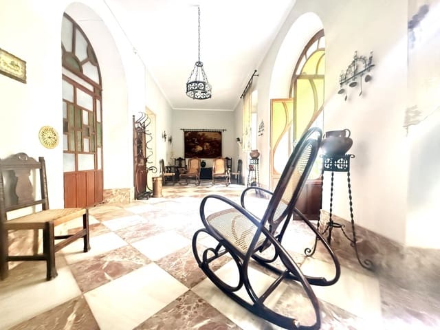 Casa de 5 habitaciones en Bujalance en venta con garaje - 230.000 € (Ref: 9745304)