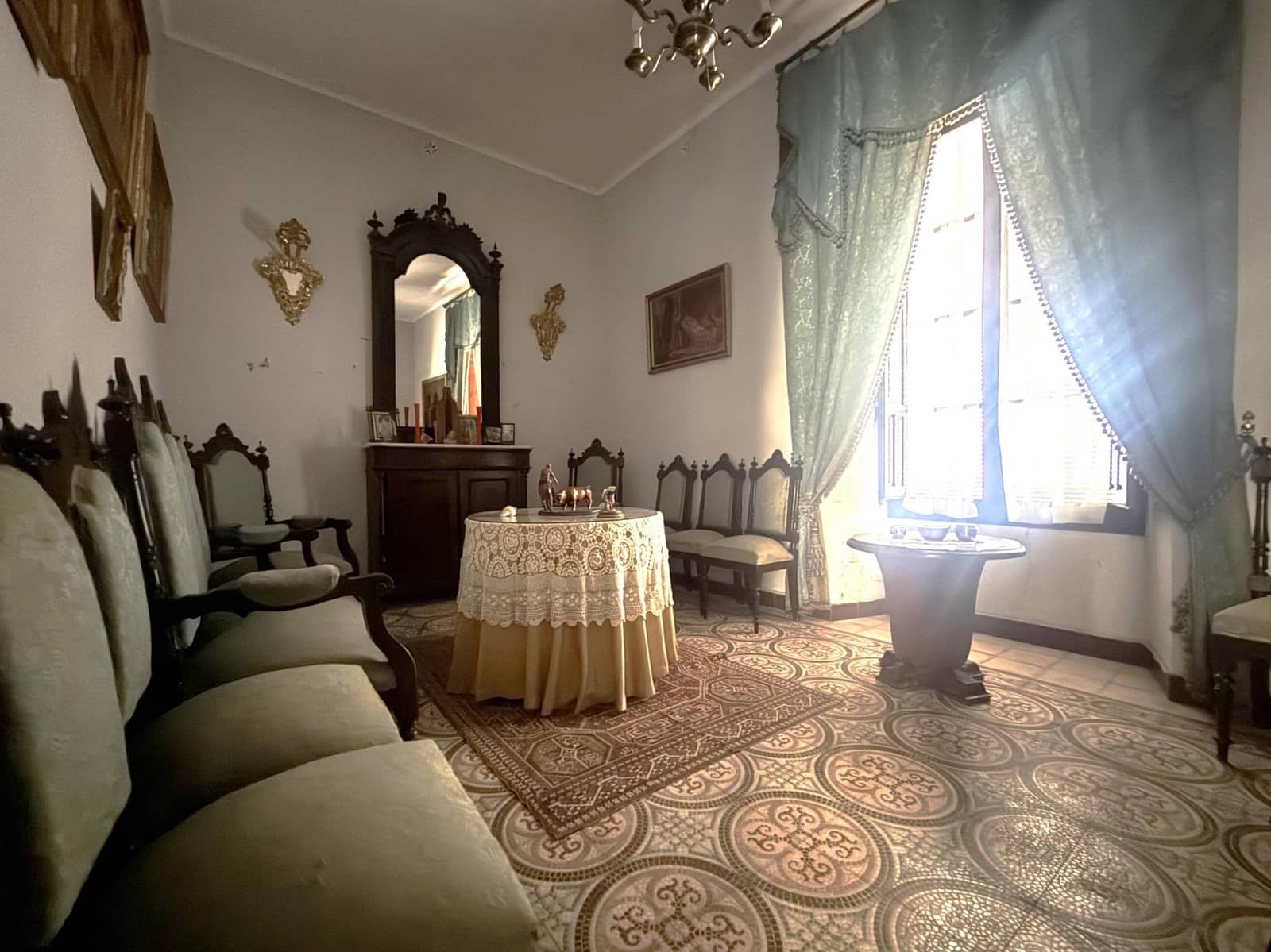 Casa de 5 habitaciones en Bujalance en venta con garaje - 230.000 € (Ref: 9745304)