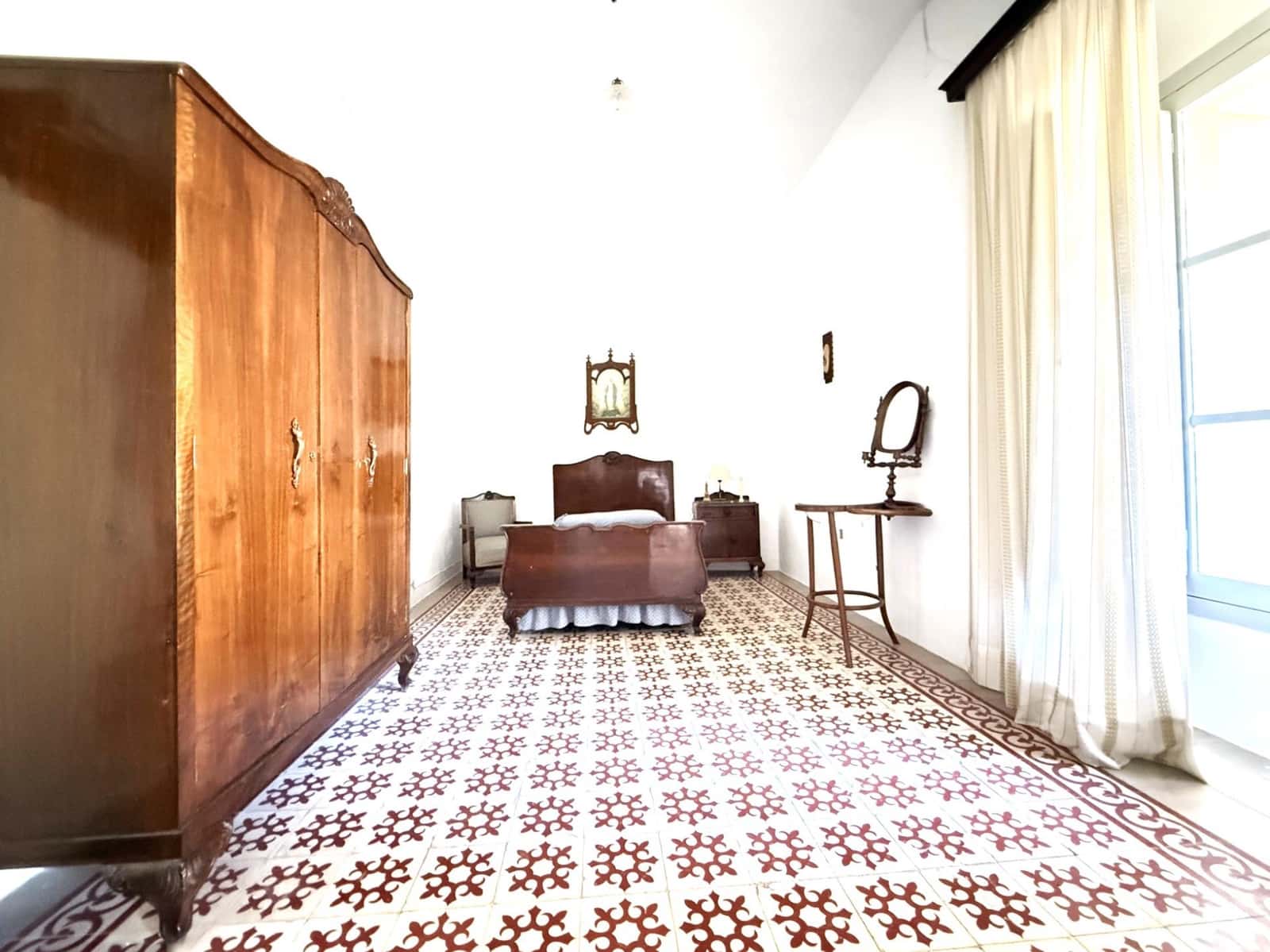 Casa de 5 habitaciones en Bujalance en venta con garaje - 230.000 € (Ref: 9745304)