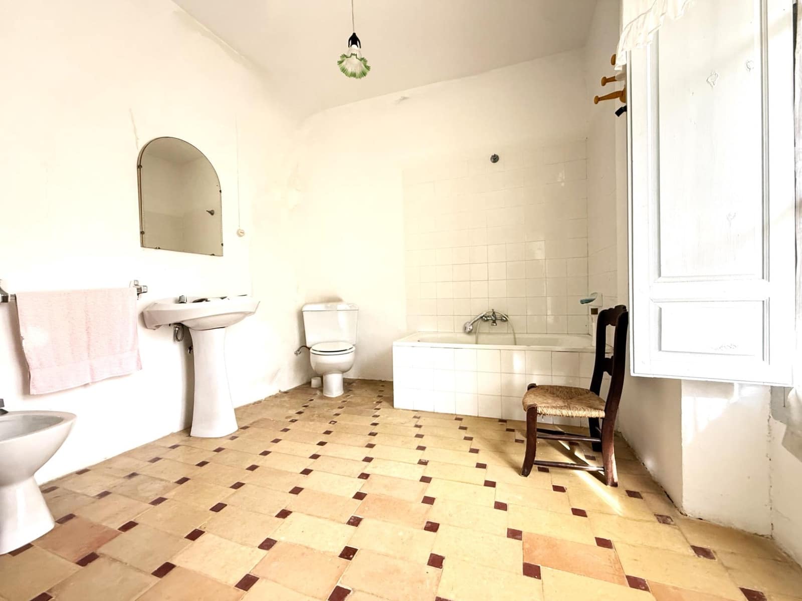 Casa de 5 habitaciones en Bujalance en venta con garaje - 230.000 € (Ref: 9745304)