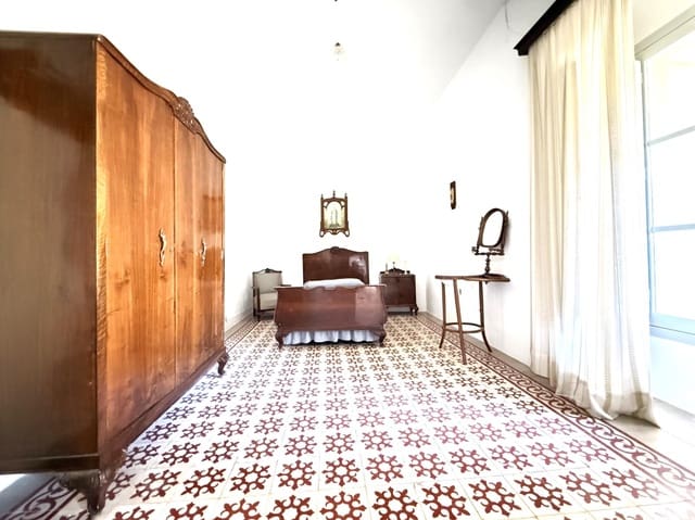 Casa de 5 habitaciones en Bujalance en venta con garaje - 230.000 € (Ref: 9745304)