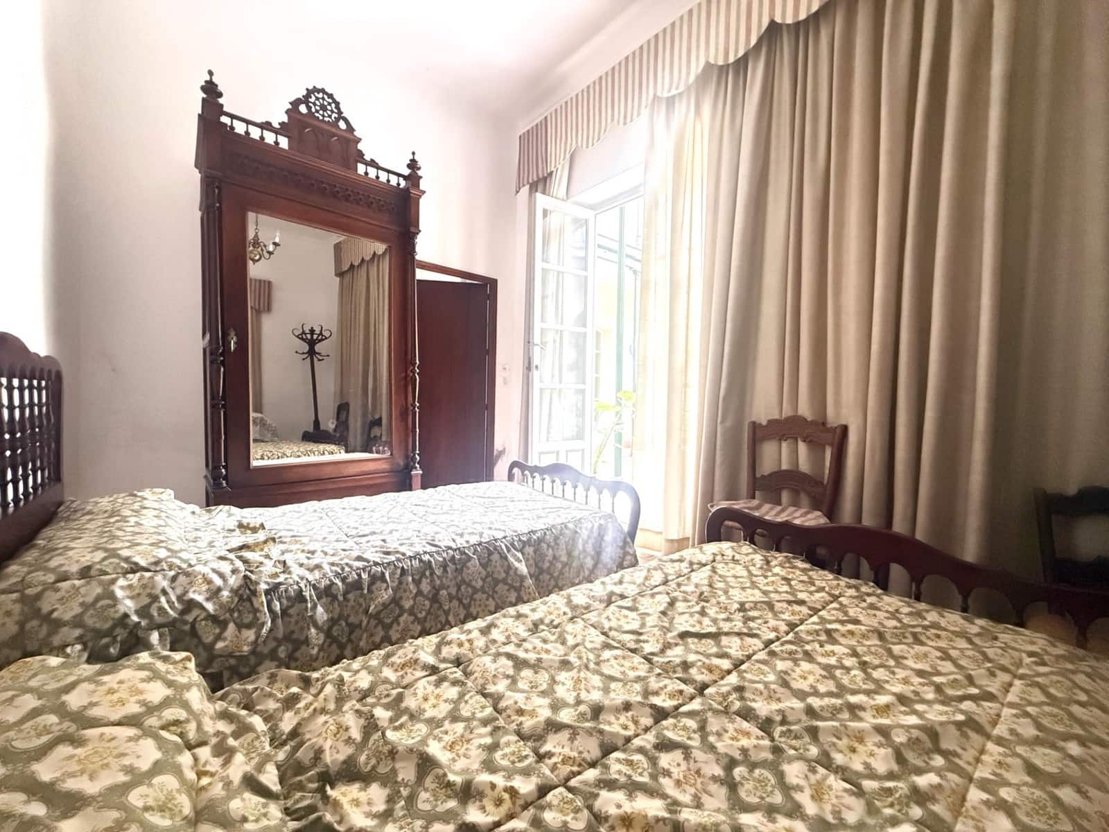 Casa de 5 habitaciones en Bujalance en venta con garaje - 230.000 € (Ref: 9745304)