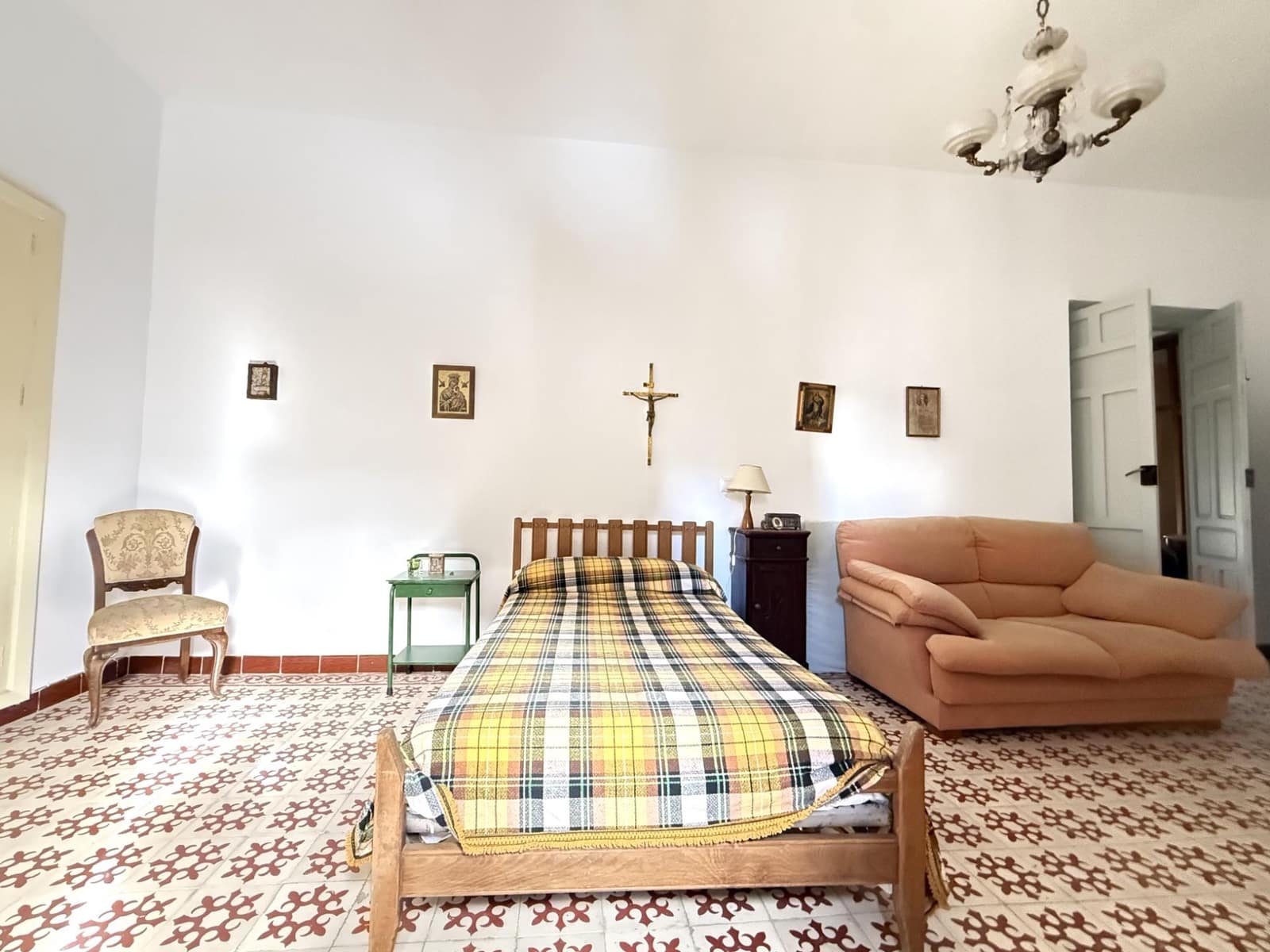 Casa de 5 habitaciones en Bujalance en venta con garaje - 230.000 € (Ref: 9745304)