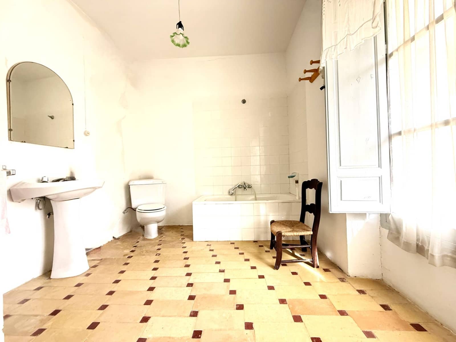 Casa de 5 habitaciones en Bujalance en venta con garaje - 230.000 € (Ref: 9745304)