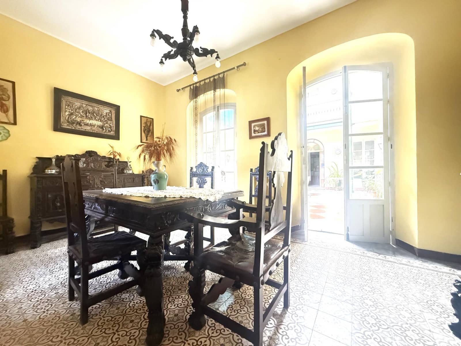 Casa de 5 habitaciones en Bujalance en venta con garaje - 230.000 € (Ref: 9745304)