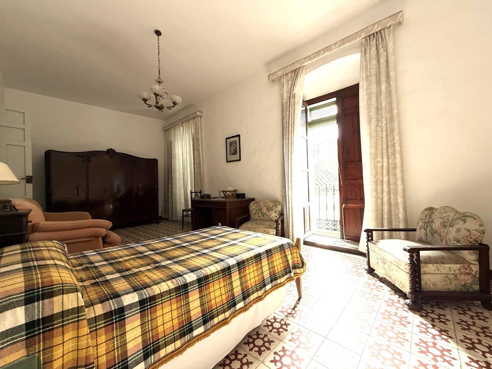 Casa de 5 habitaciones en Bujalance en venta con garaje - 230.000 € (Ref: 9745304)